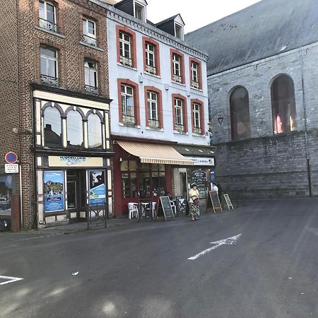 Ferienwohnung Le Repos De La Meuse Givet Exterior foto